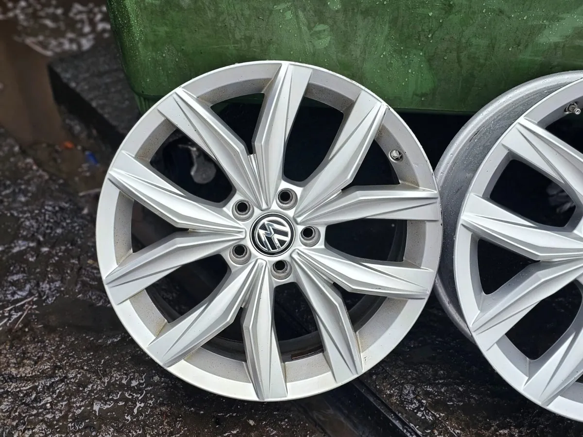 3 Genuine 18" VW Alloys 5x112 - Image 4