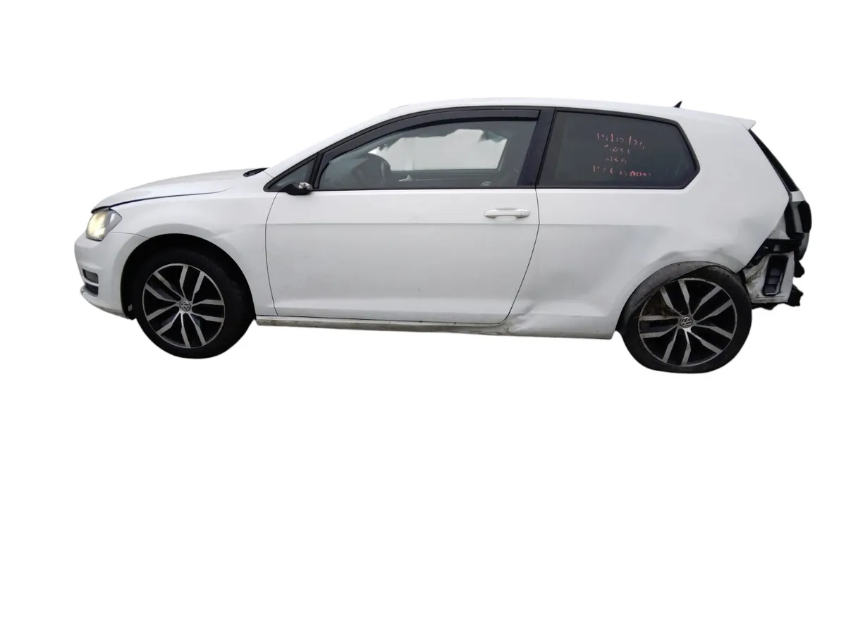 2016 VOLKSWAGEN GOLF Breaking/Dismantling - Image 2