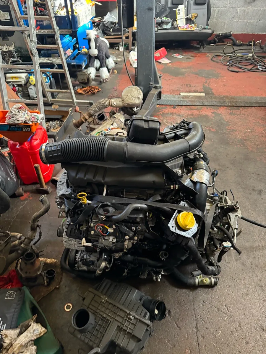 Engains 2 liter Renault  Trafic  2023  all types - Image 1