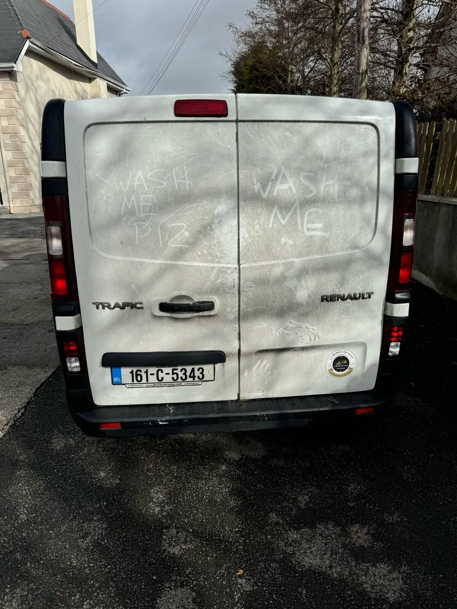 Breaking  2016 Renault traffic - Image 2