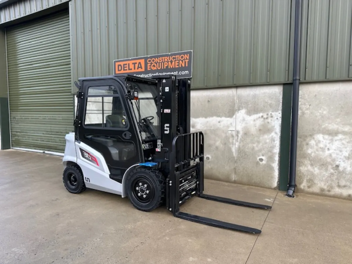 New Unused 2025 UN 3.0Ton F-Series Diesel Forklift - Image 1