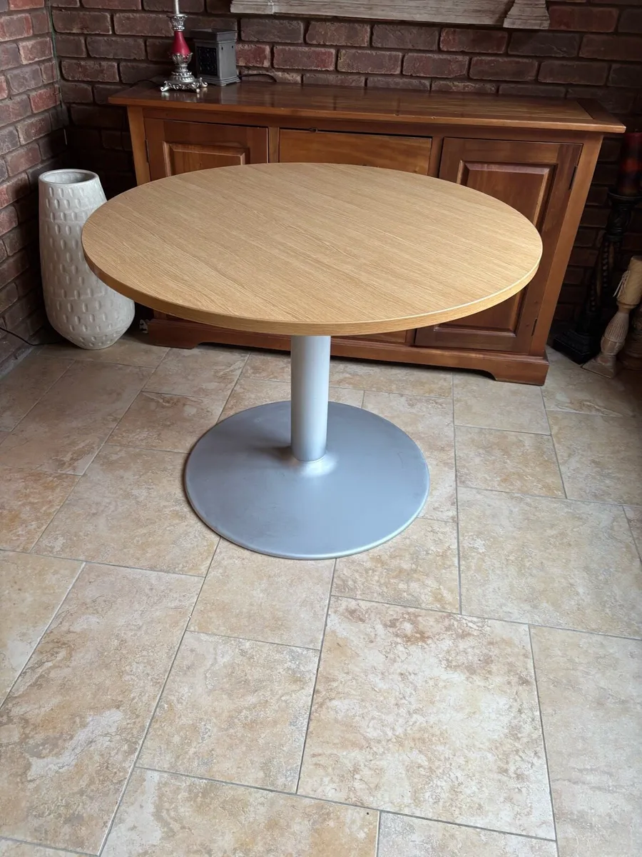 Canteen table - Image 1