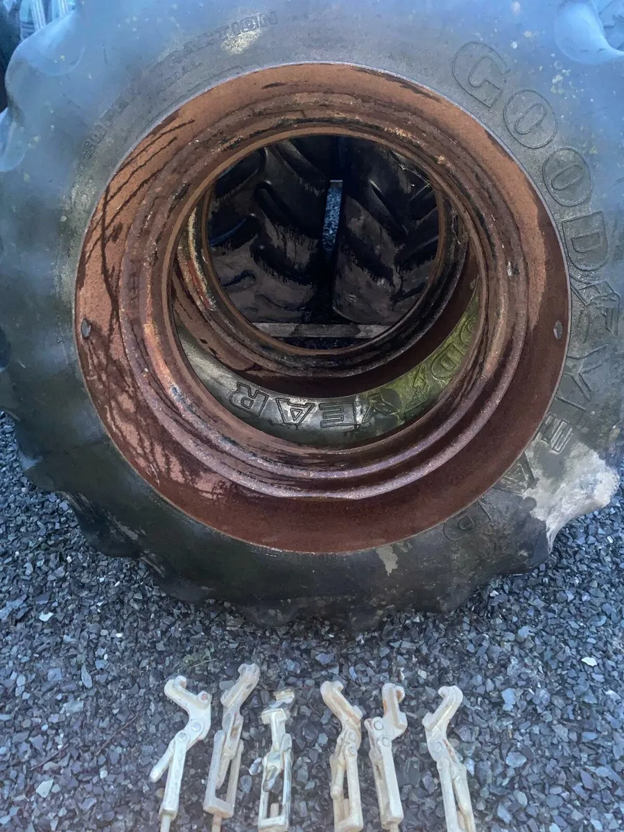 Dual Wheels 16.9R38's & 18.4R38's C/W Clamps - Image 4