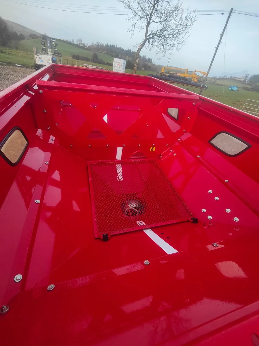 Teagle SX5 fertilizer spreader - Image 3
