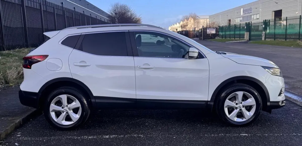 2021 Nissan Qashqai SV Commercial - Image 3