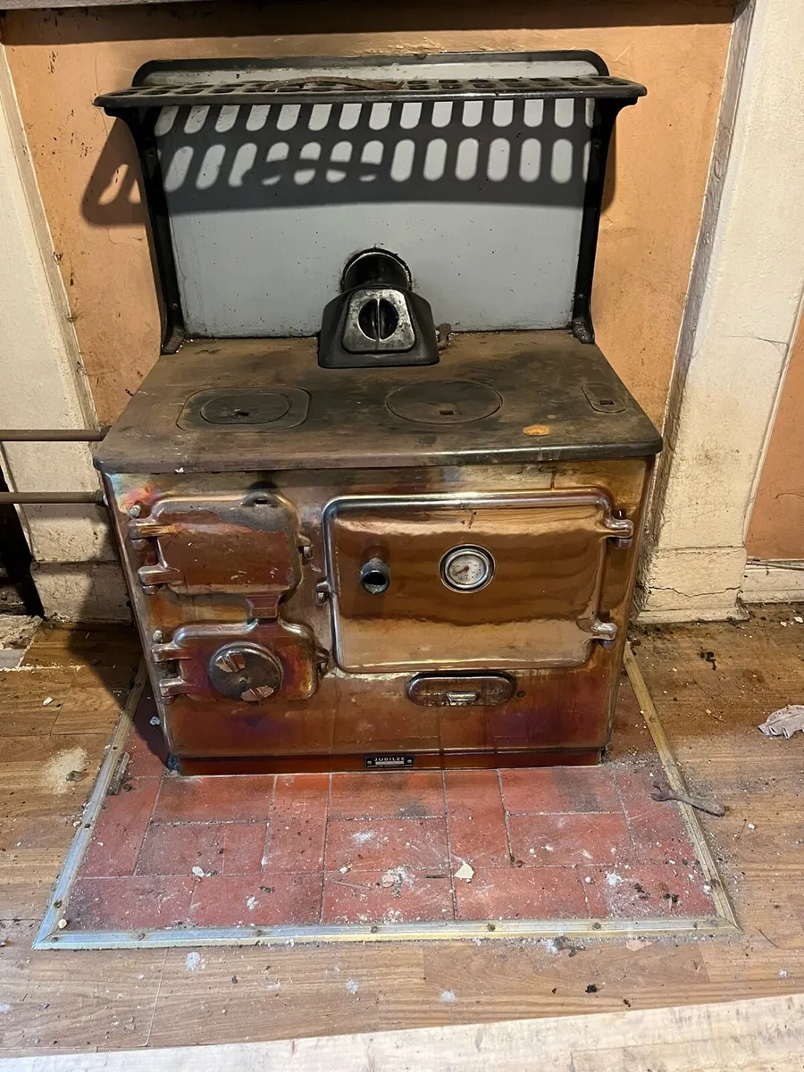 Antique Jubilee Stove - Image 1