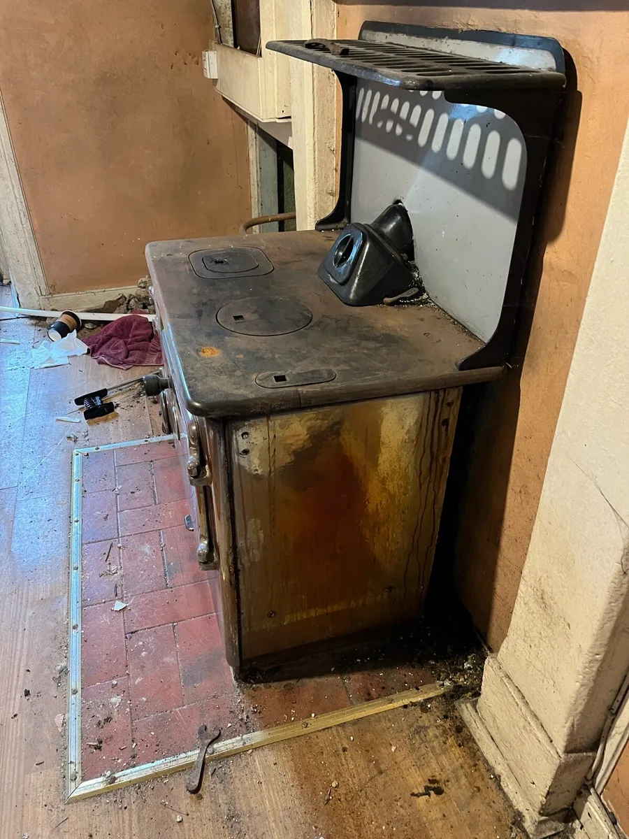 Antique Jubilee Stove - Image 3