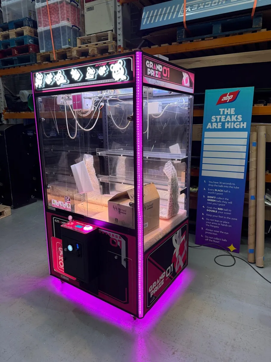 XL ARCADE PRIZE CRANE / CLAW GRABBER - Image 2