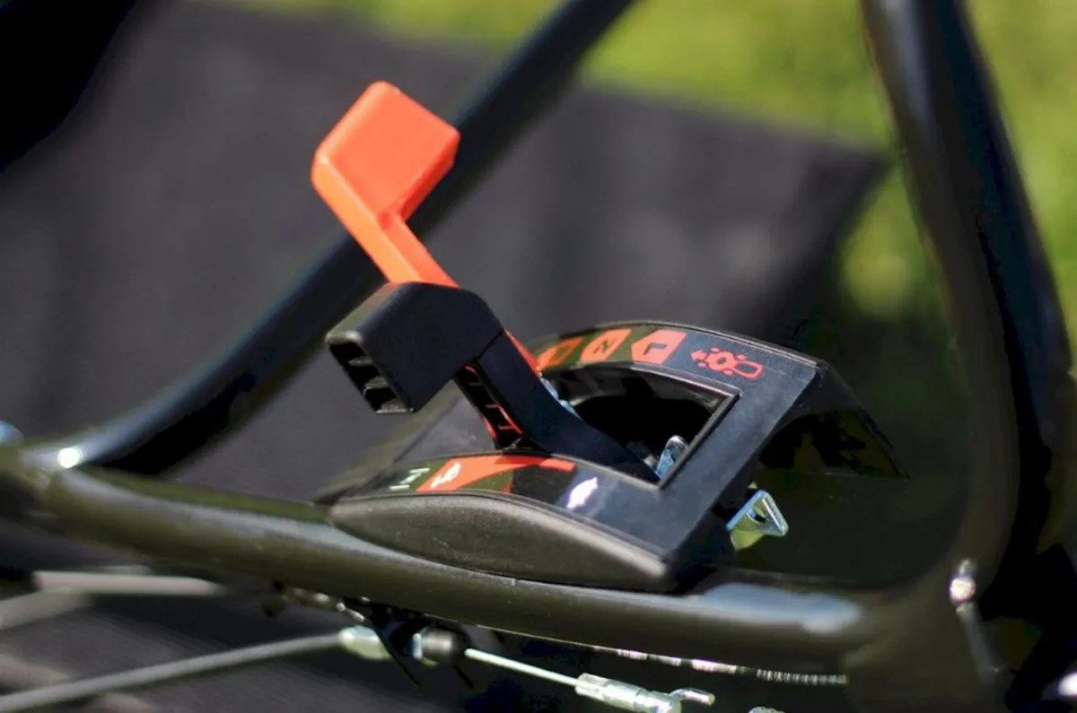 Piranha P21HS 21" Pro Lawnmower (Honda Engine) - Image 3