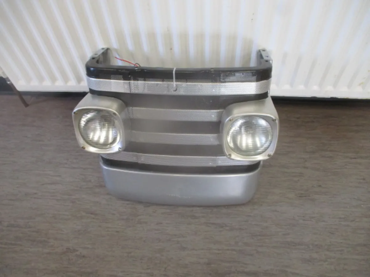 Massey Ferguson 135 Complete Grill Set - Image 2