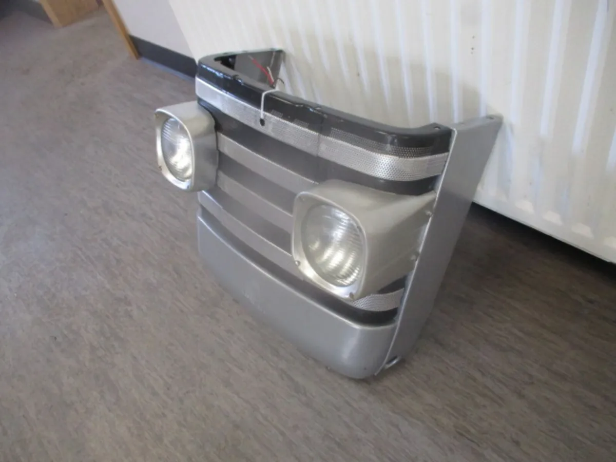 Massey Ferguson 135 Complete Grill Set - Image 1