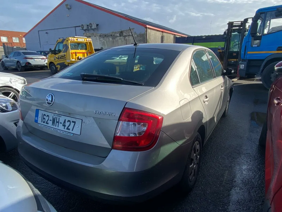 Skoda Rapid 2016 light front damage €4,500 - Image 4