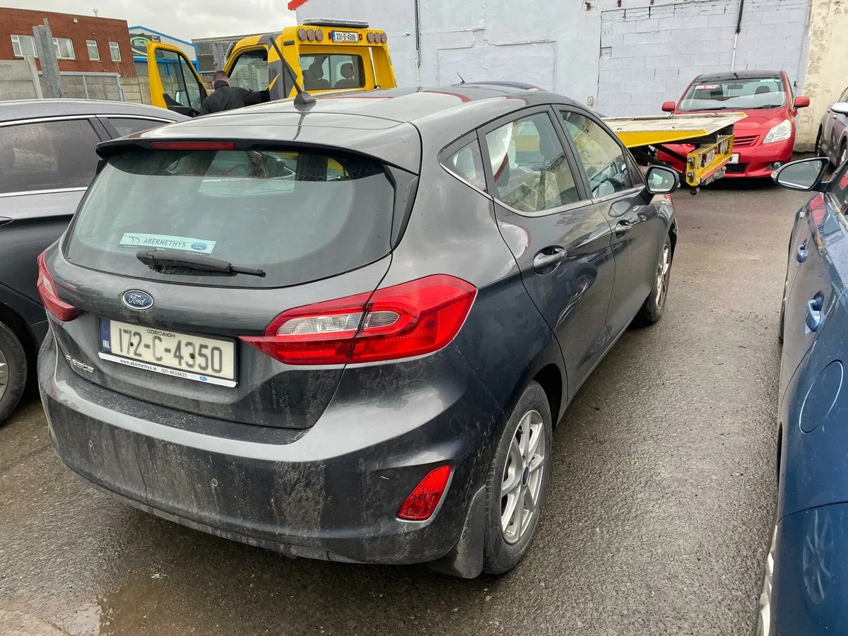 Ford Fiesta 2017 , light front damage - Image 1