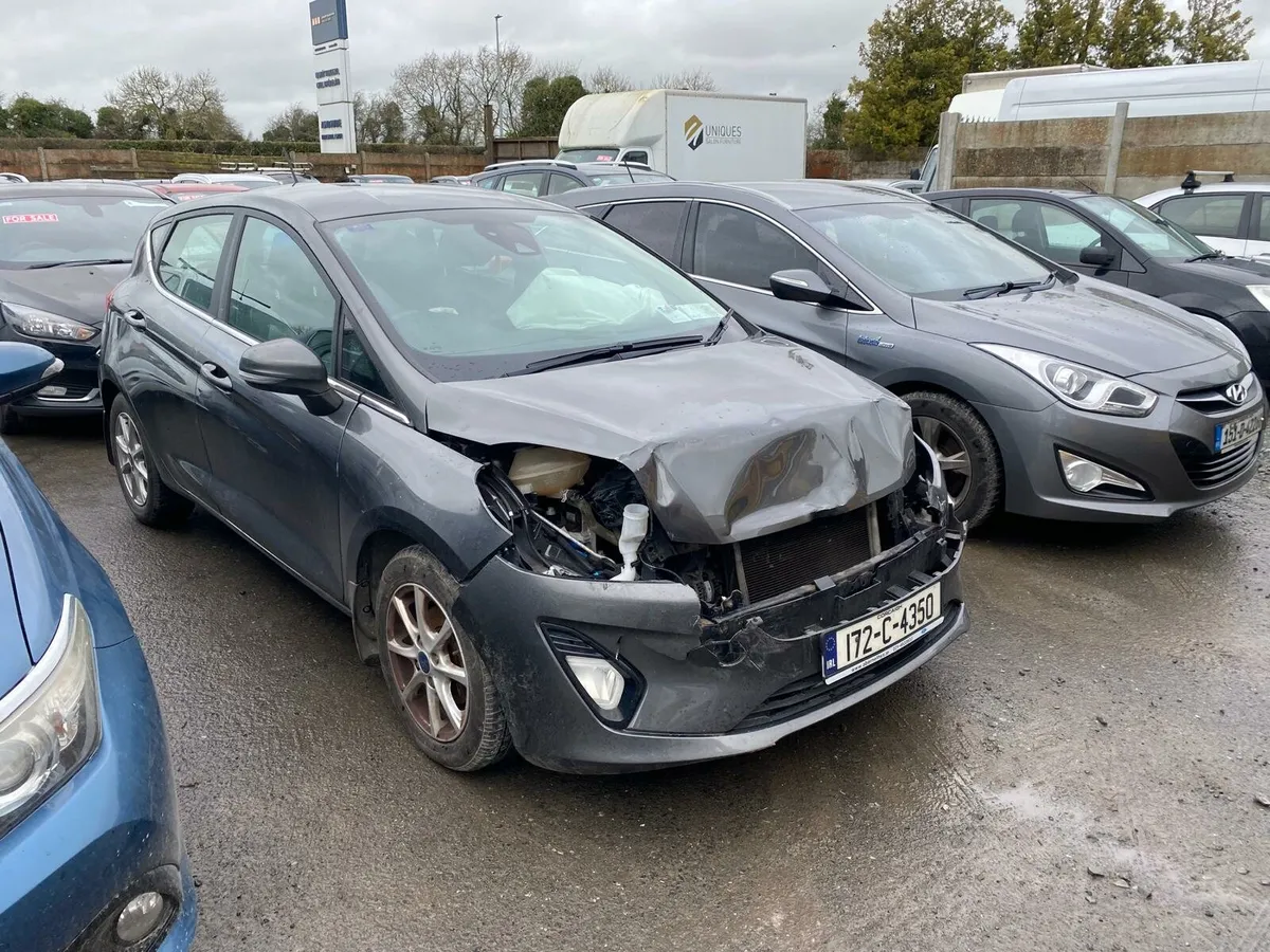 Ford Fiesta 2017 , light front damage - Image 4
