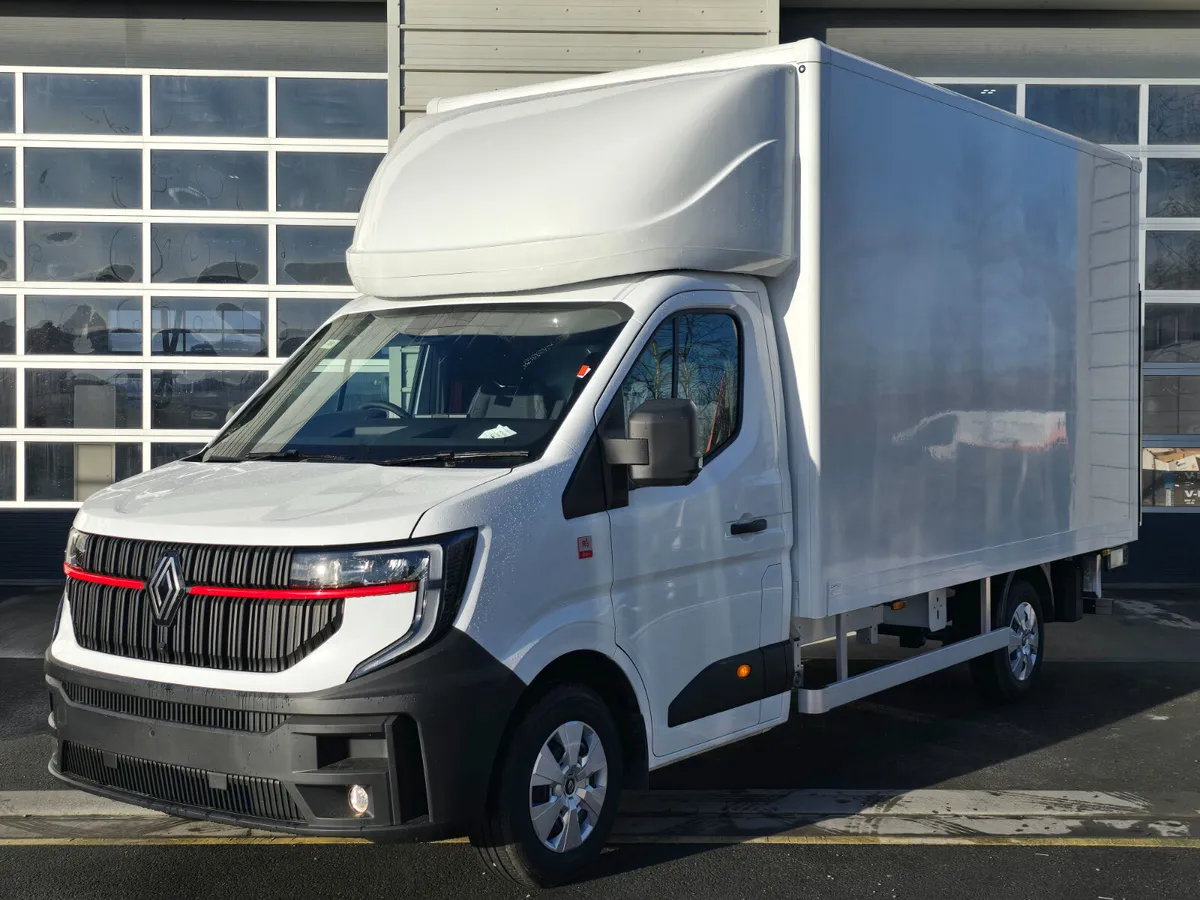 Renault Master Red Edition Luton with Tail lift - Image 2