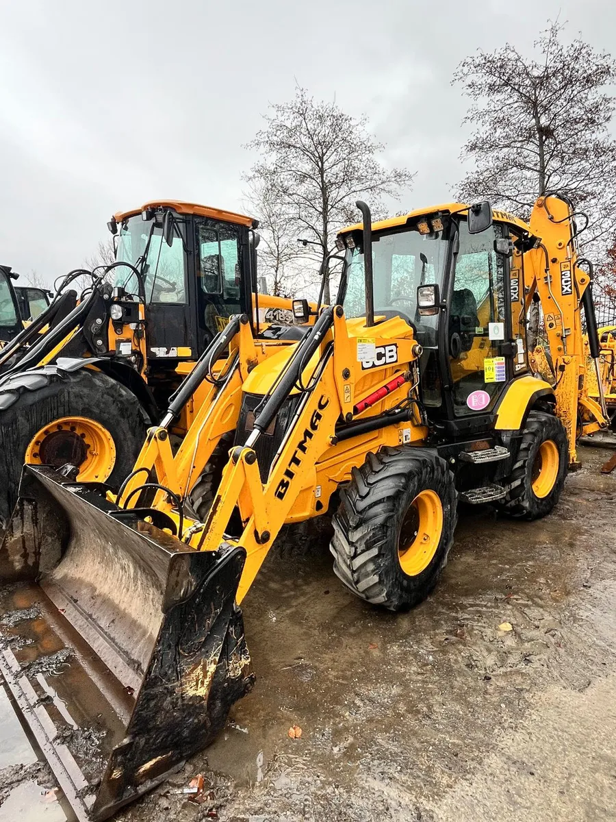 Jcb 3cx exports and telehandler - Image 3