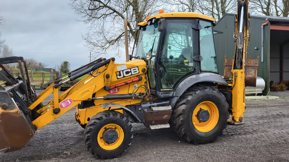 Jcb 3cx exports and telehandler - Image 4