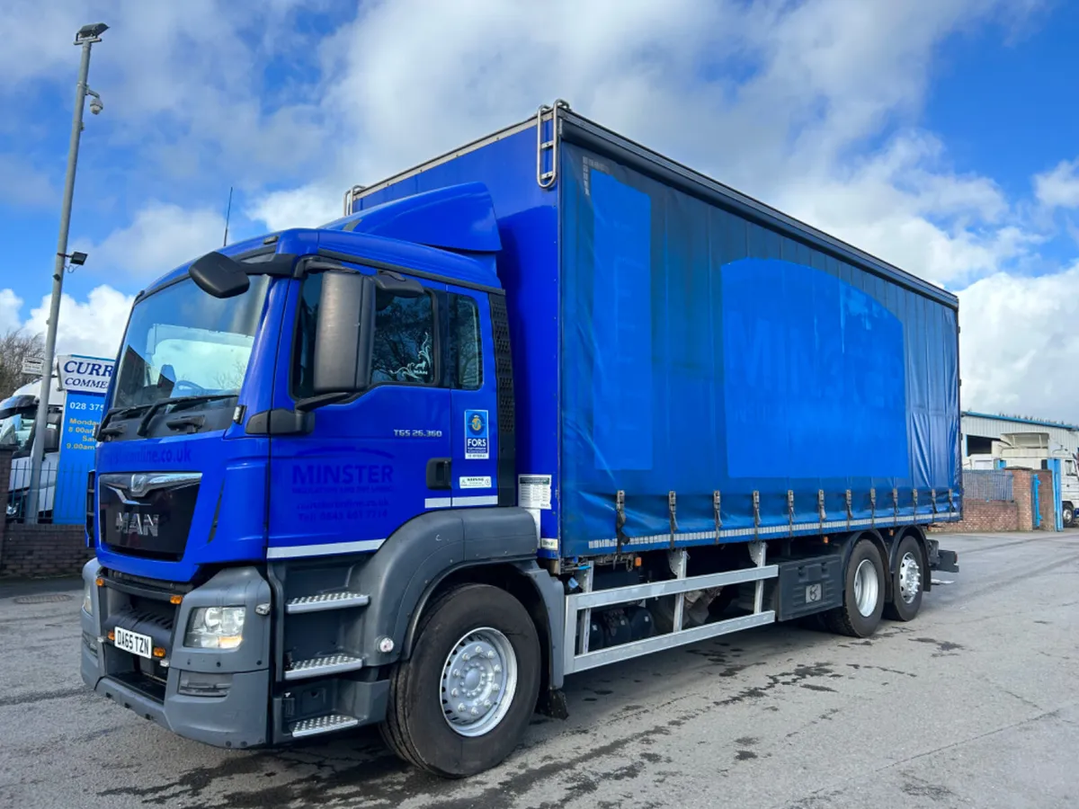 2016 man tgs26.360 6x2 Curtainsider Moffett kit - Image 1