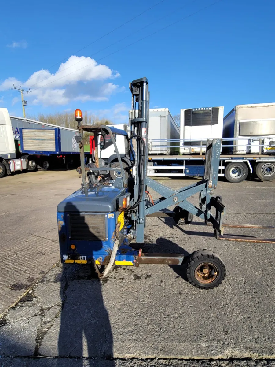 Moffet Mounty M4 - 20 -1 two ton forklift - Image 3