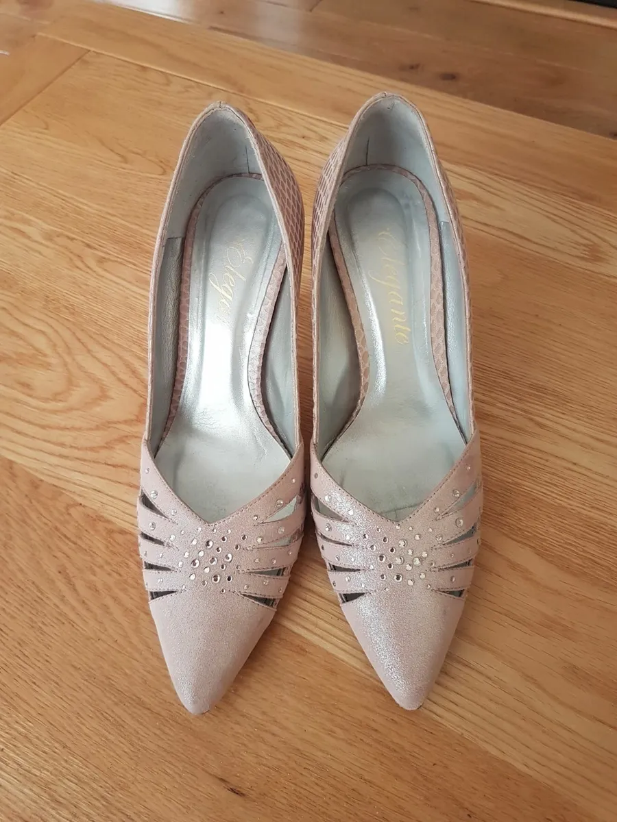 mother of the bride - Image 4