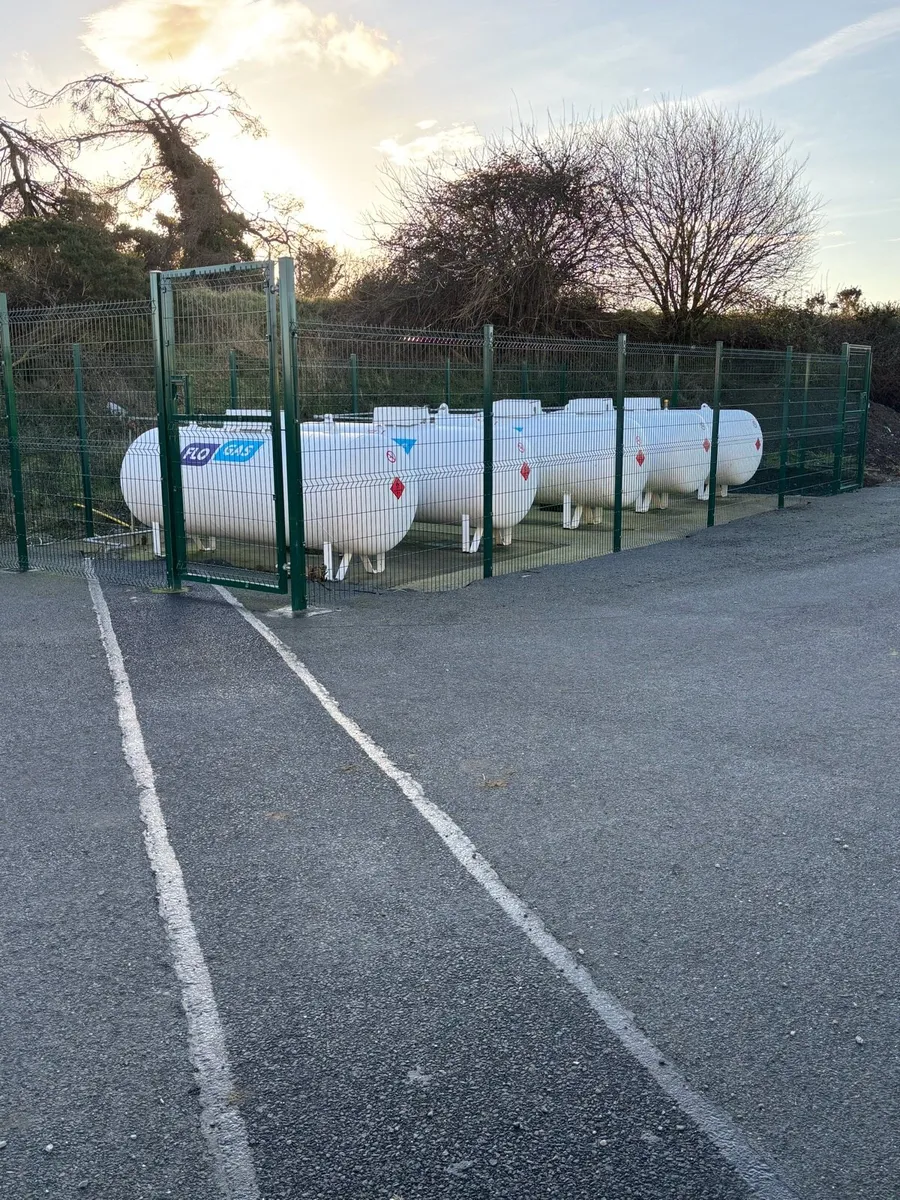 Tractors Stolen.. FENCE YOUR PROPERTY - Image 4