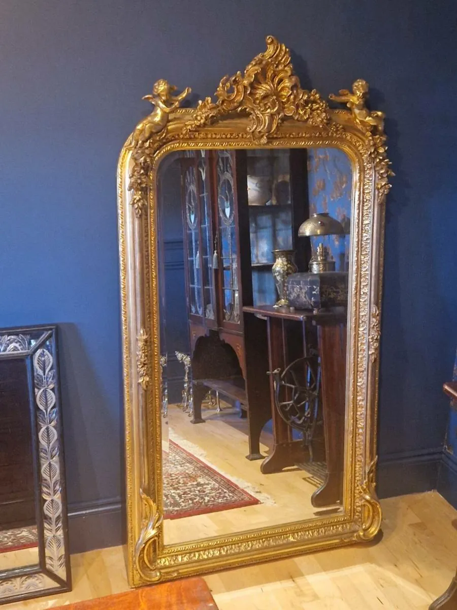 Antiques, mirrors, and collectables - Image 1