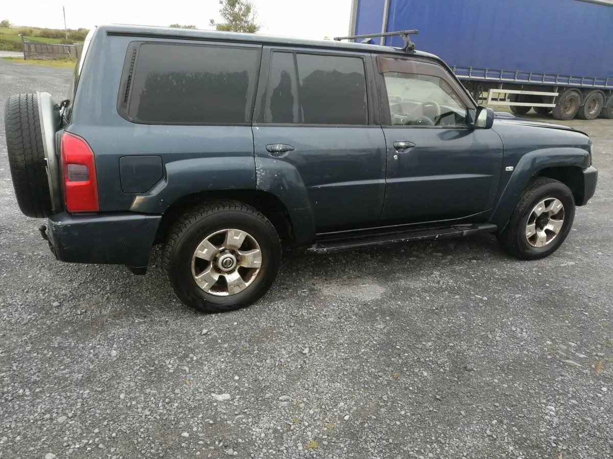 Nissan Patrol 2006 3.0 - Image 4