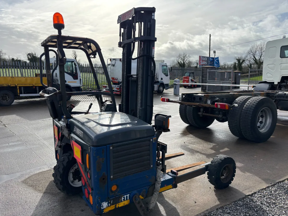 Moffet Mounty M4 - 20 -1 two ton forklift - Image 2