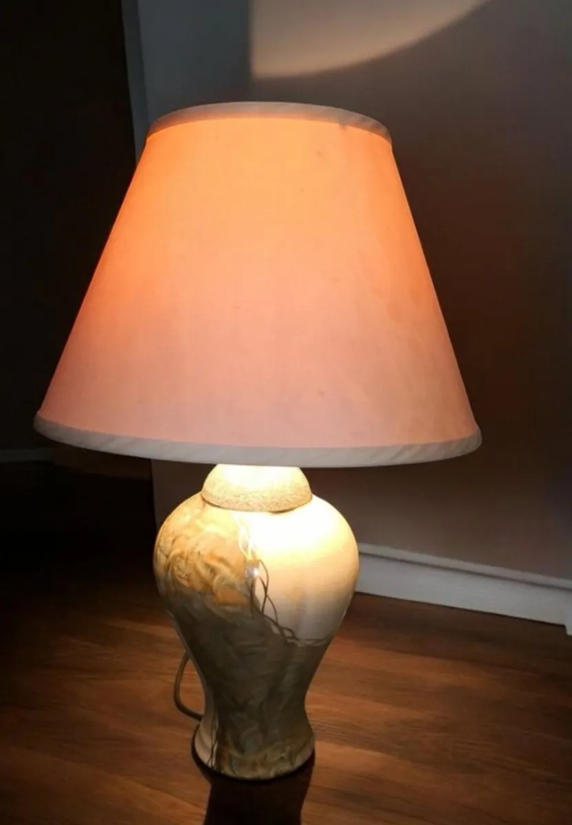 Handpainted Royal Tara lamp - Image 1