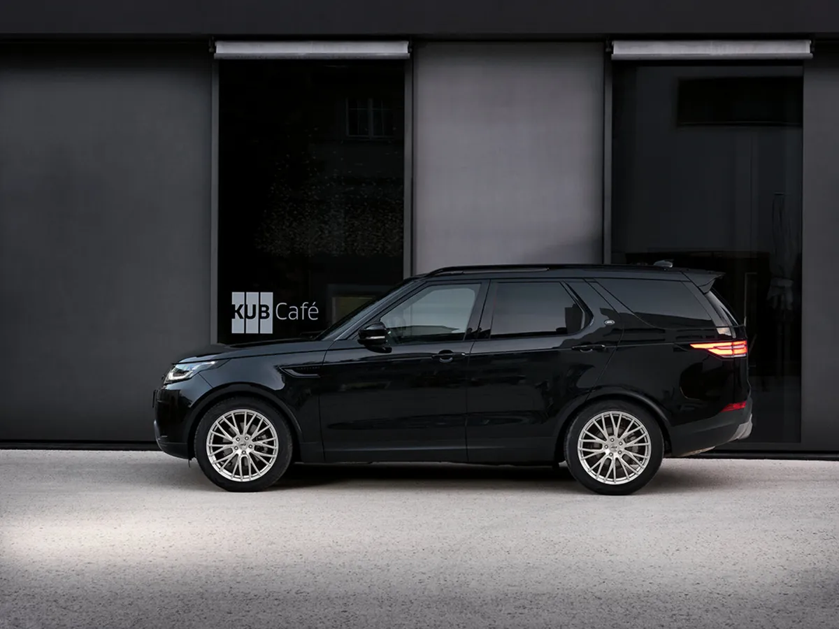 Land Rover Discovery alloy wheels by Aez Leipzig - Image 3