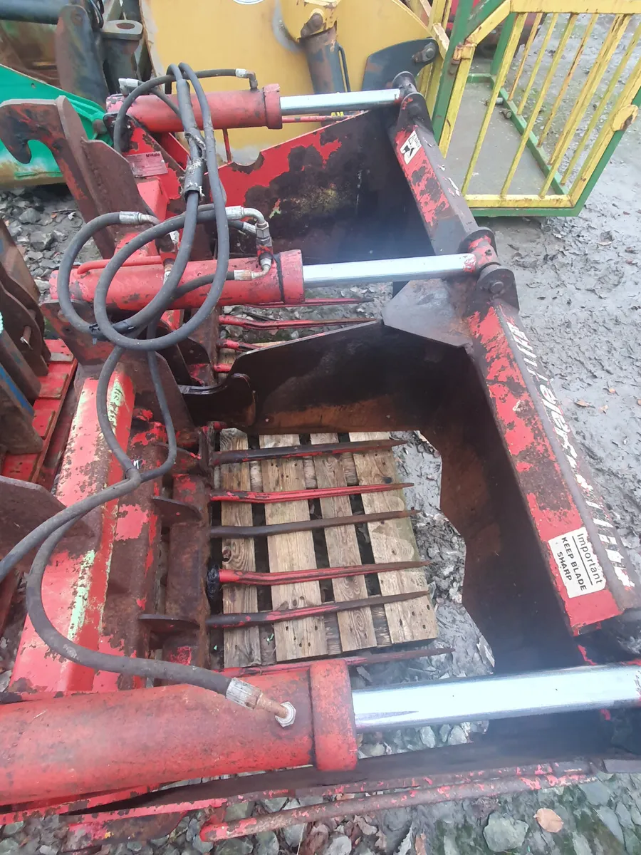 McHale 2m Shear Grab - Image 2