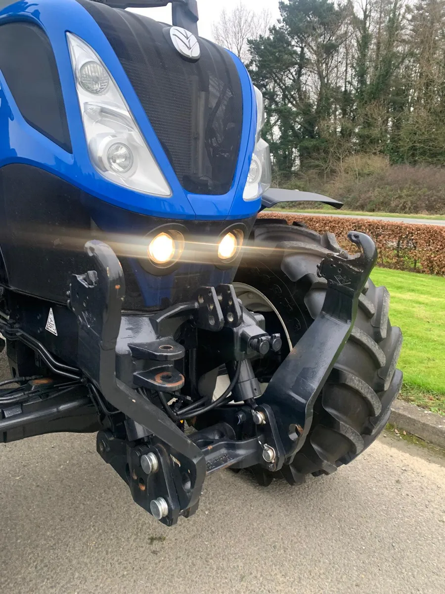 2023 T7.210 Ex Demo - Image 4