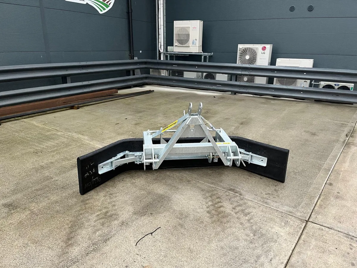 Fleming Yard Scraper - Image 4