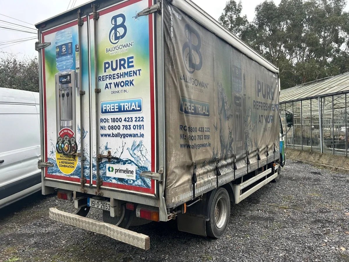 2015 hino 300 Curtin body - Image 4