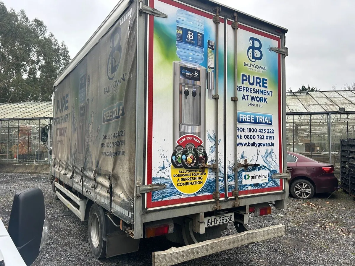 2015 hino 300 Curtin body - Image 3