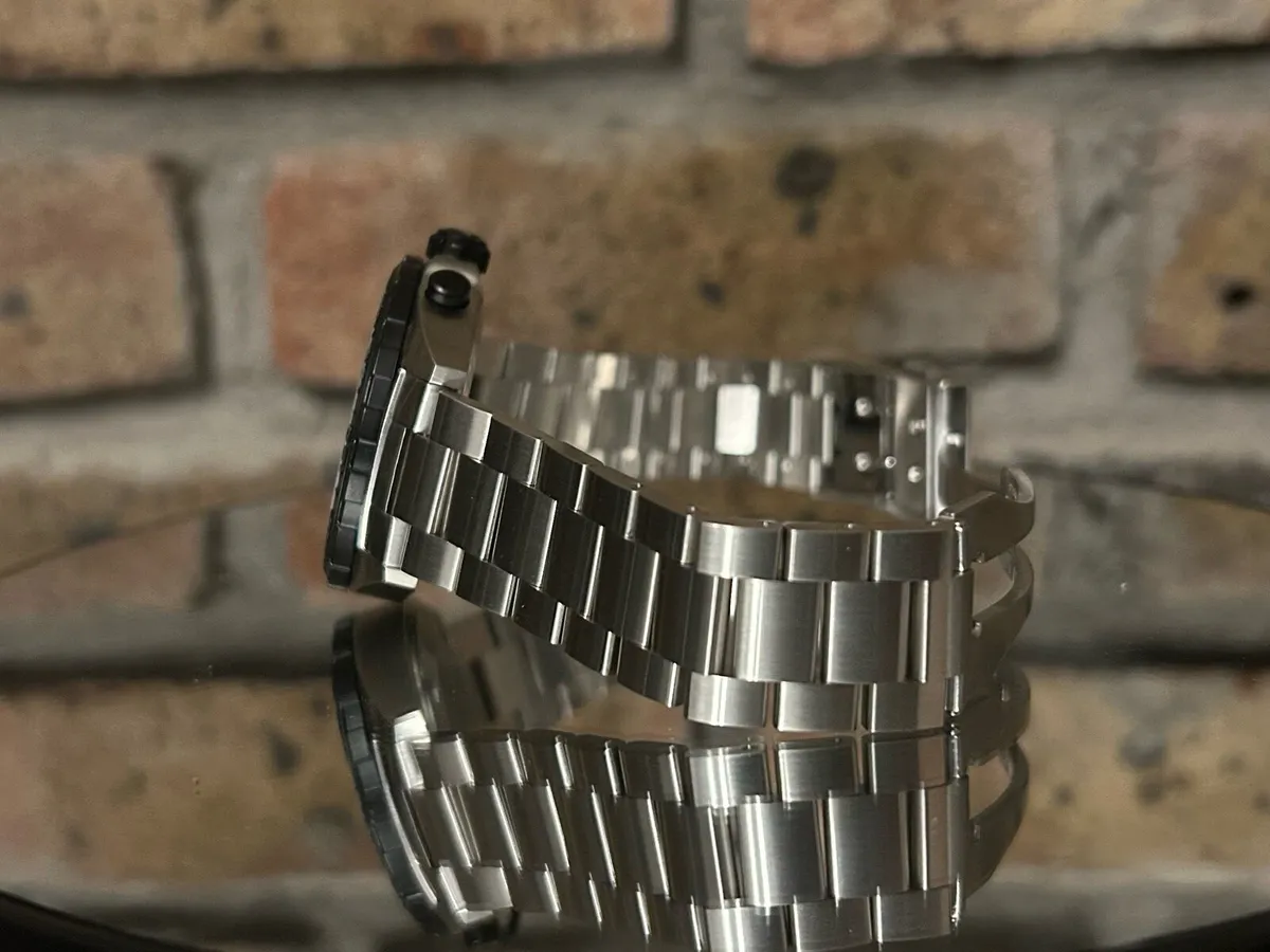 TAG Heuer Formula 1 Chronograph - Mens Wristwatch - Image 2