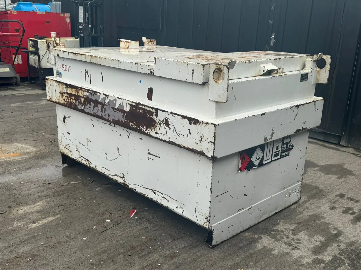 Steenbergen 2000L Fuel Bowser - Image 1