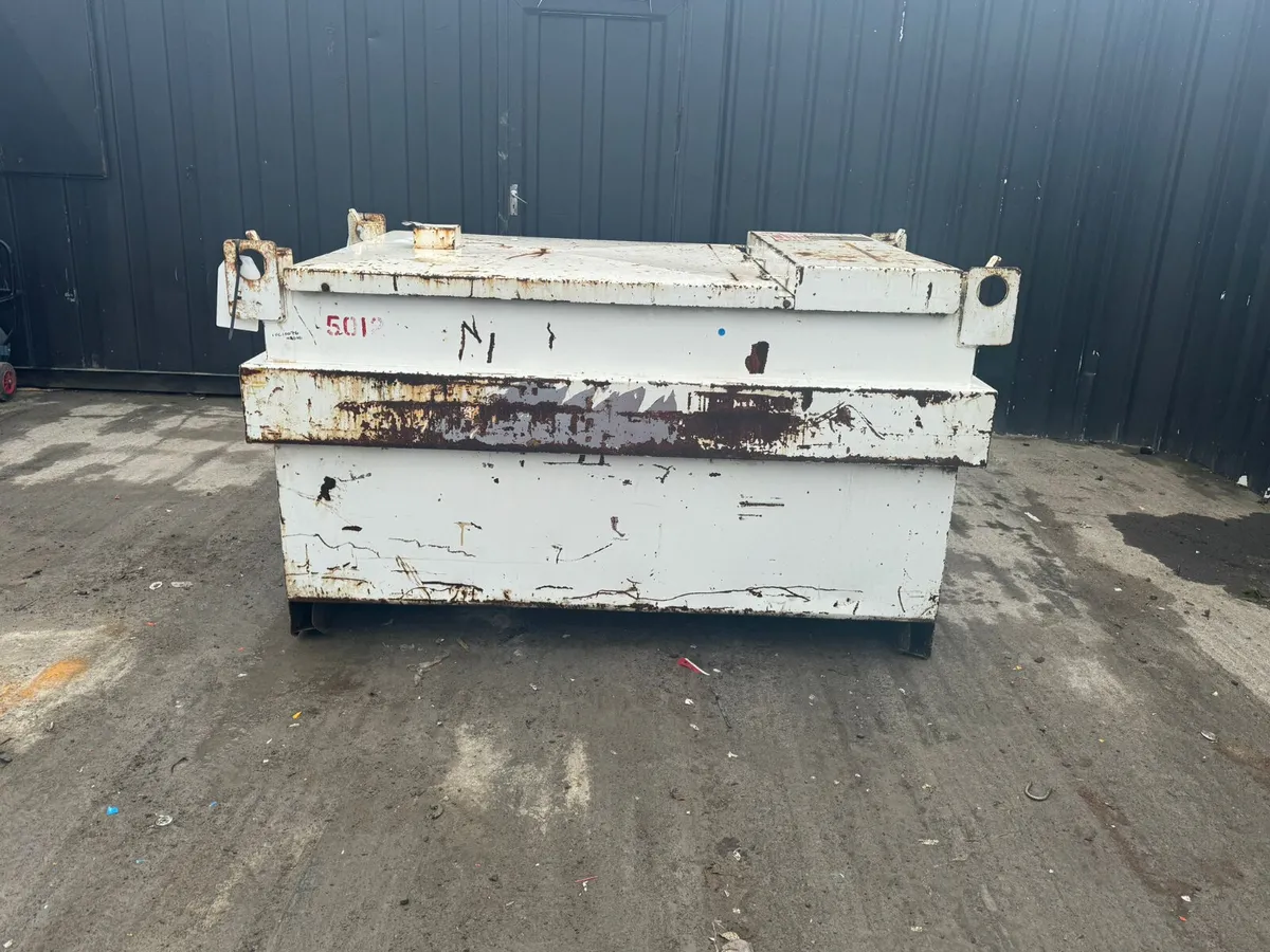 Steenbergen 2000L Fuel Bowser - Image 2