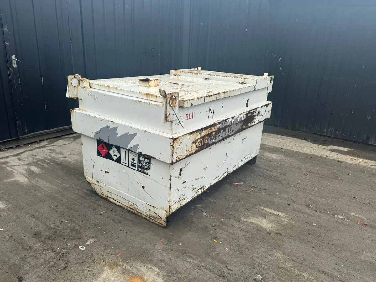 Steenbergen 2000L Fuel Bowser - Image 3