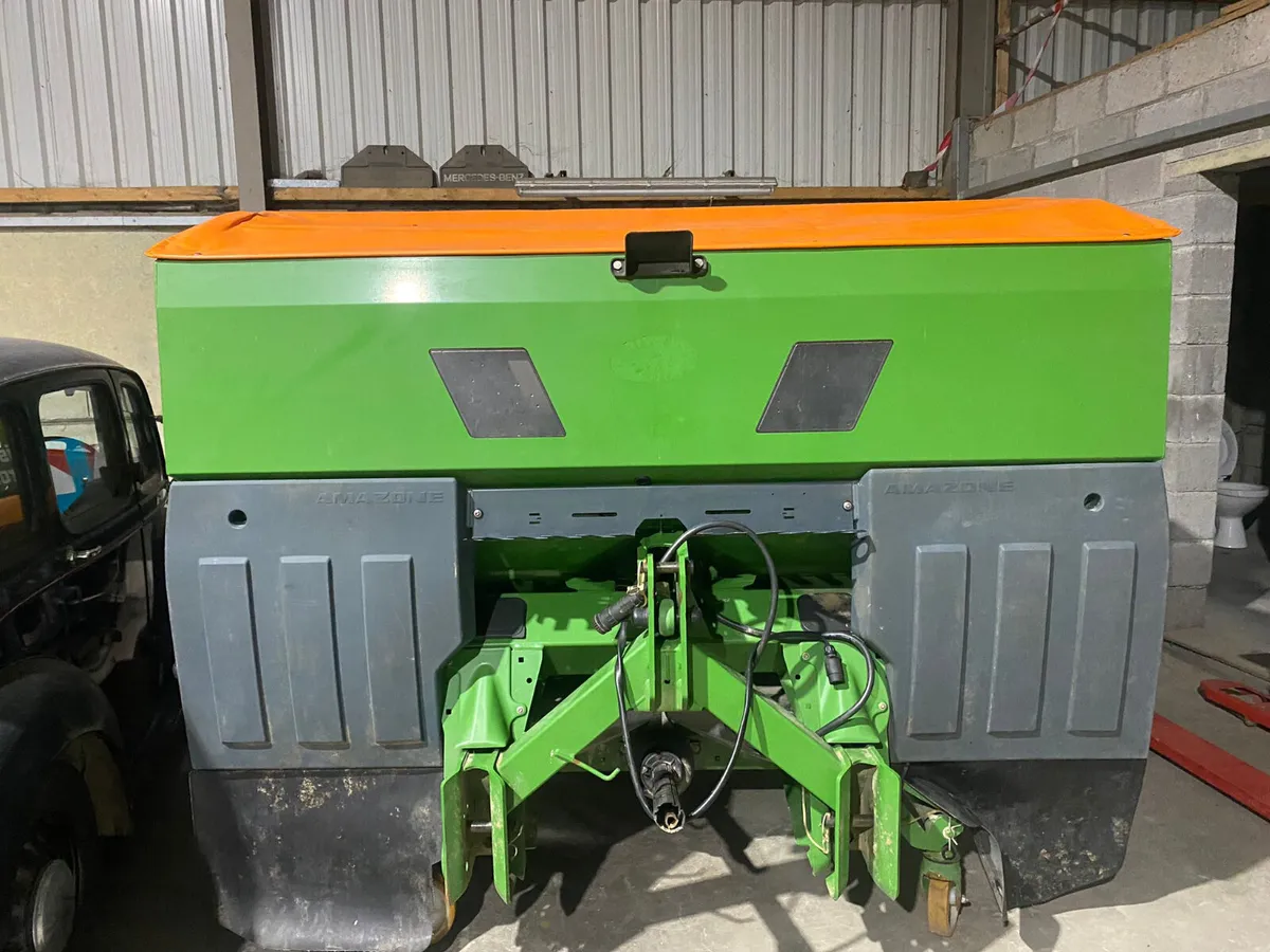 Amazone ZA-V 2600 Fert Spreader - €14,500 + VAT - Image 2