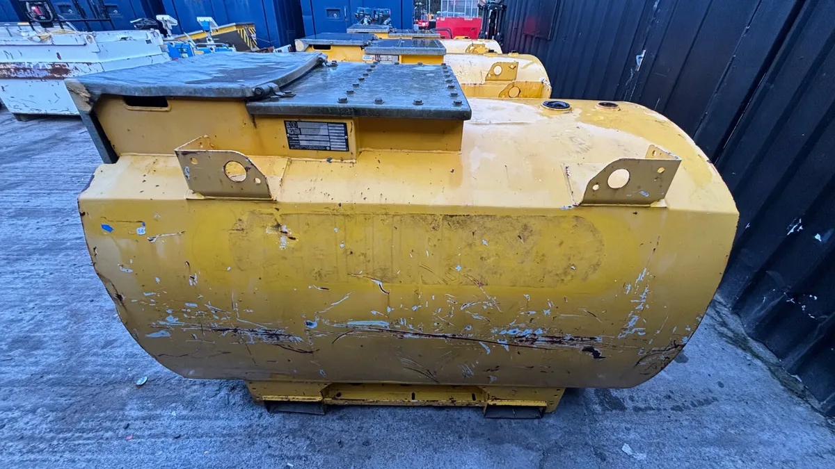 Western 985L Fuel Bowsers (Choice of 5) - Image 3