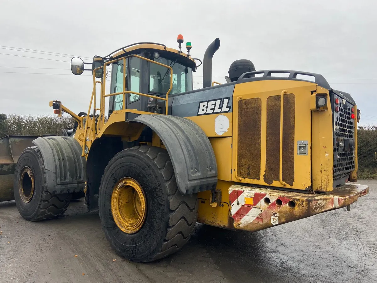 Bell 2606 Loading Shovel - Image 2