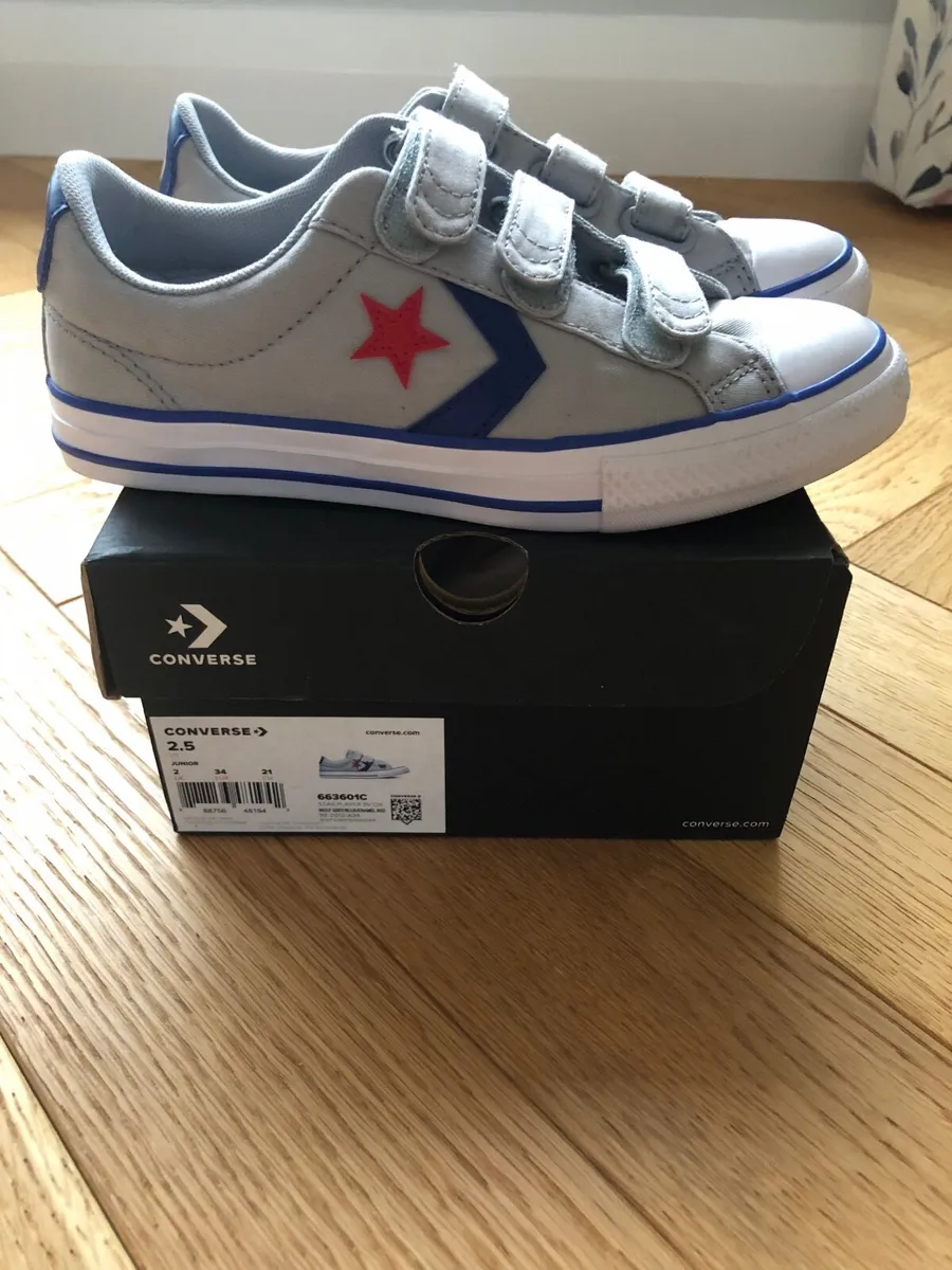 Kids Converse star player shoes - Image 1