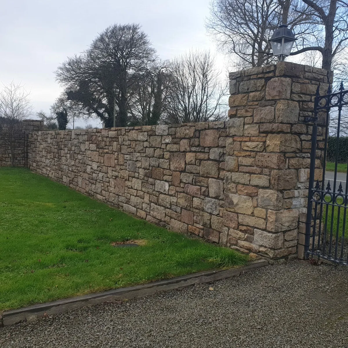 Sandstone for sale .look at pic build - Image 1