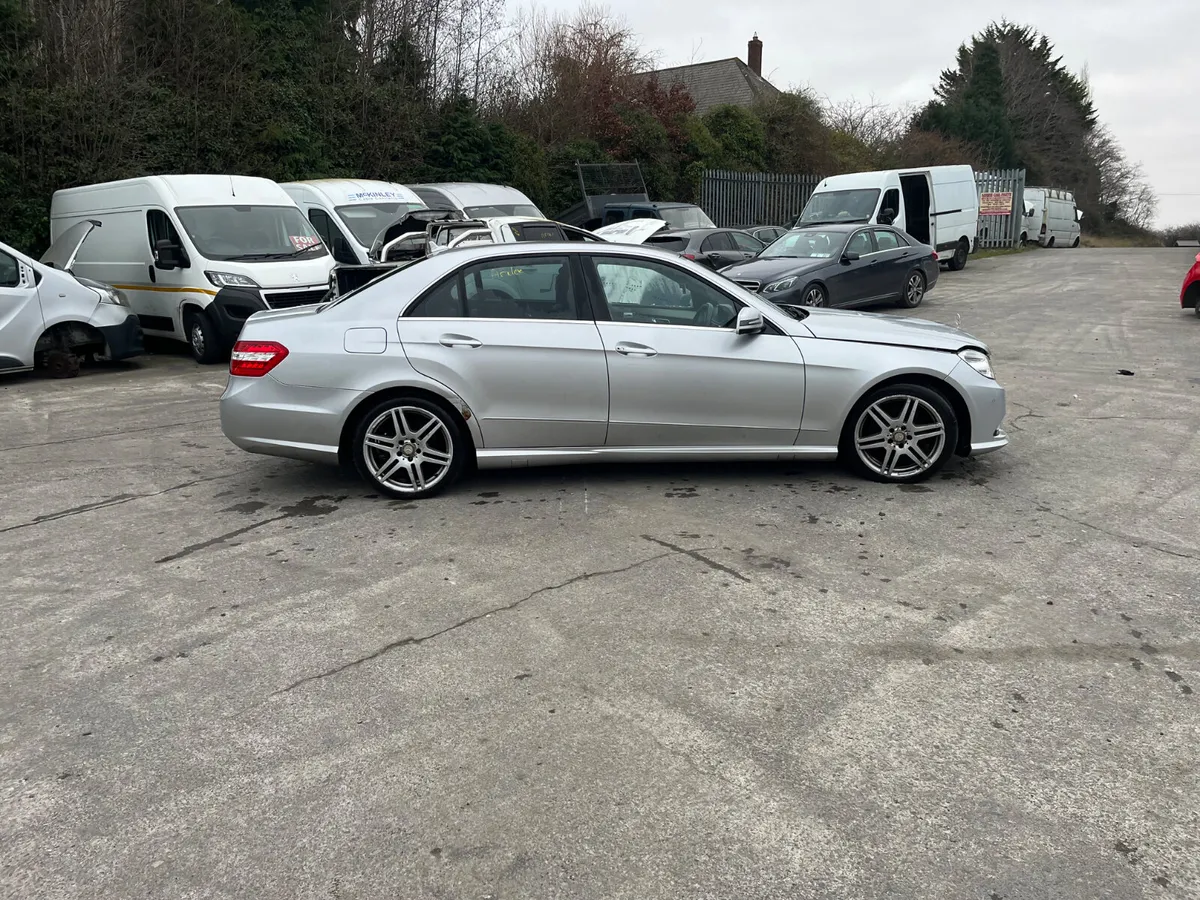2011 Mercedes E250 2.2 CDI - Image 1