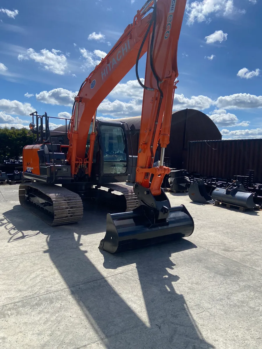 Hitachi Zaxis 130-6 - Image 3