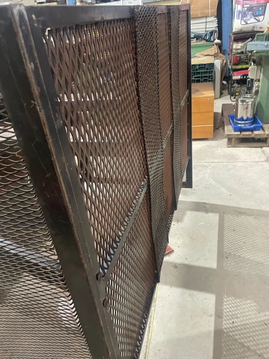 Credit EB Shear metal cutting Guillotine - Image 2