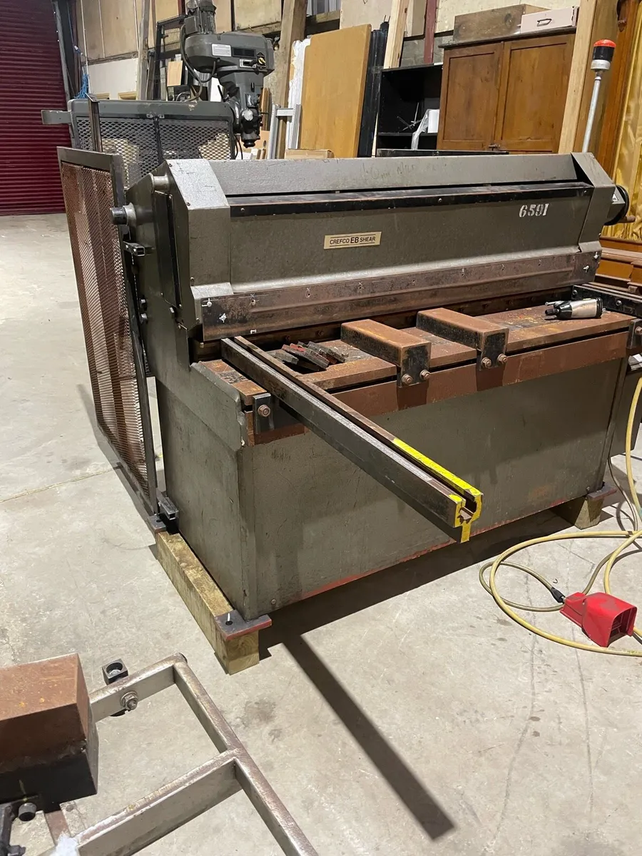 Credit EB Shear metal cutting Guillotine - Image 1