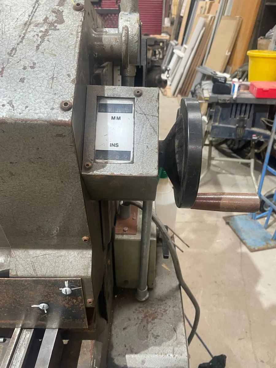 Credit EB Shear metal cutting Guillotine - Image 4