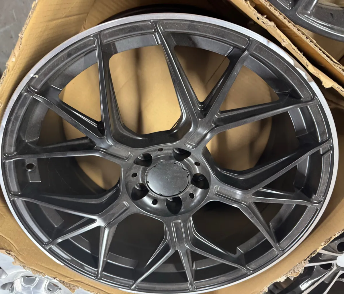 20” Mercedes gloss black 5x112